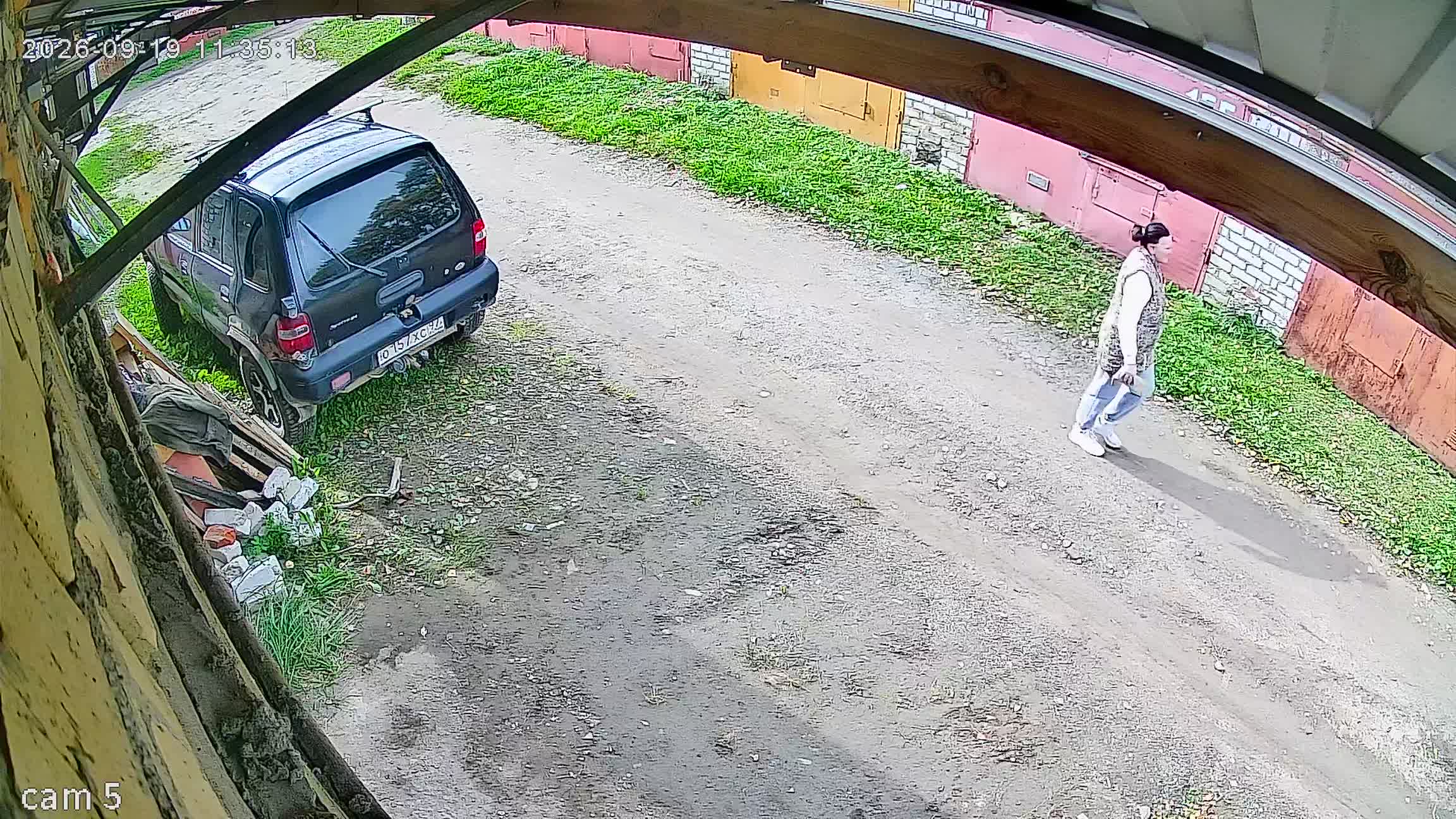 Камера 1 — 19.09.2026 08:35:12