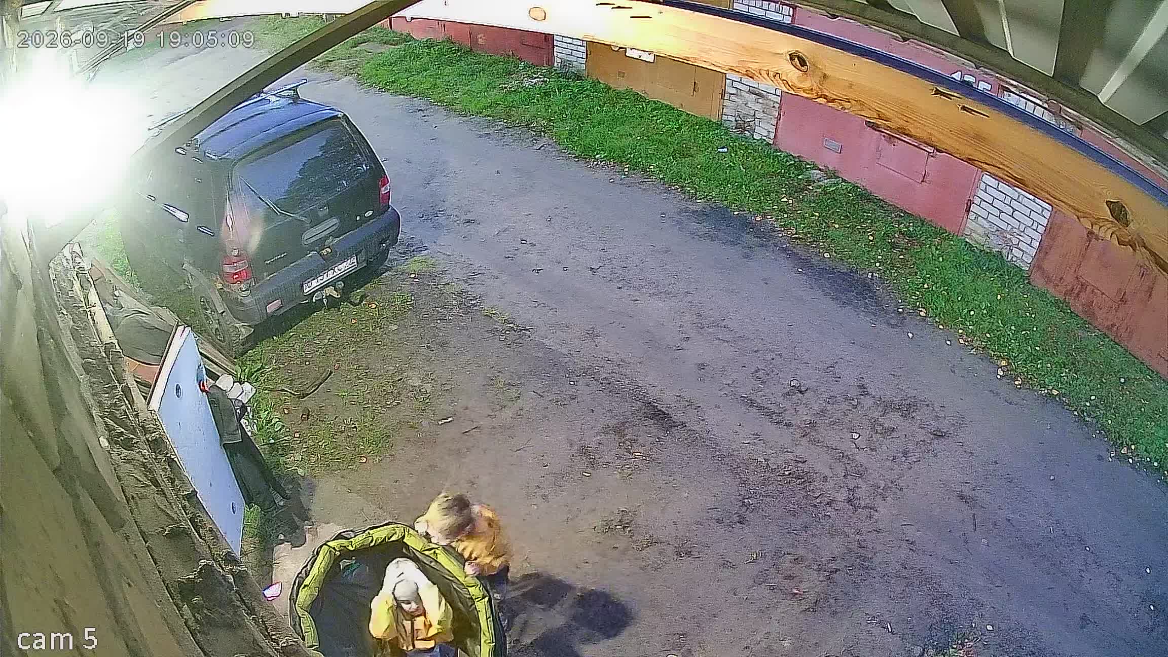 Камера 1 — 19.09.2026 16:05:11