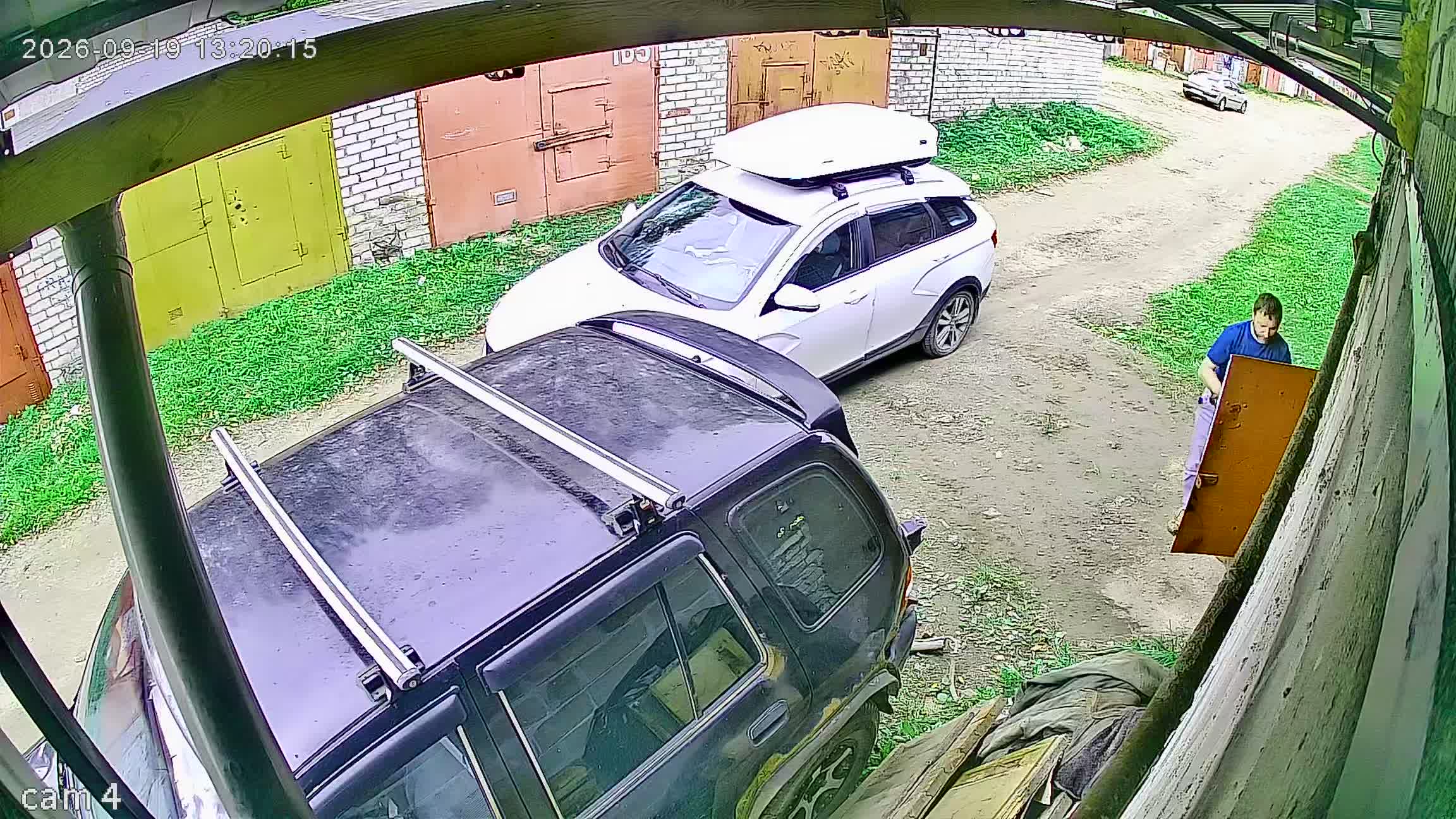 Камера 2 — 19.09.2026 10:20:13